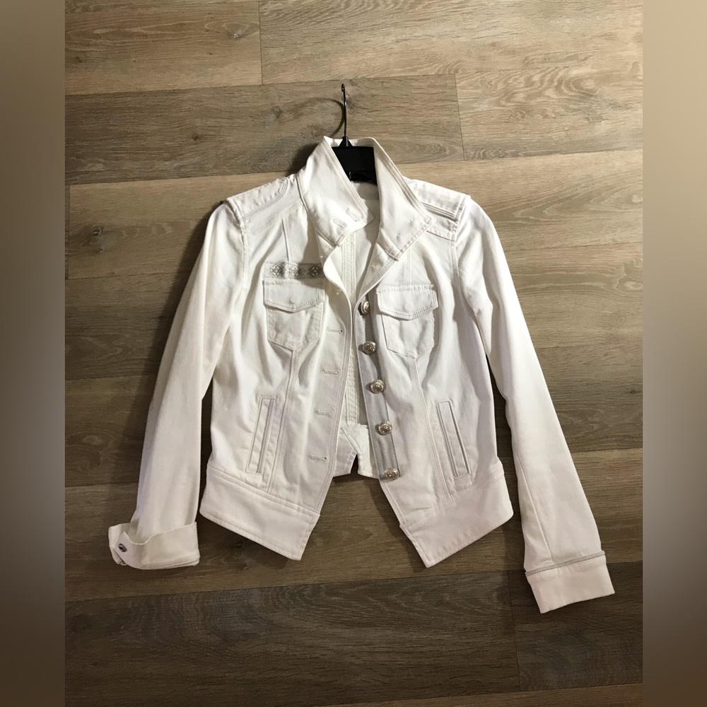 WHITE HOUSE BLACK MARKET WHITE SPRING JACKET